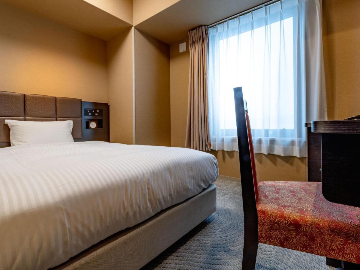 Hotel Wbf Shin-Osaka Skytower Экстерьер фото